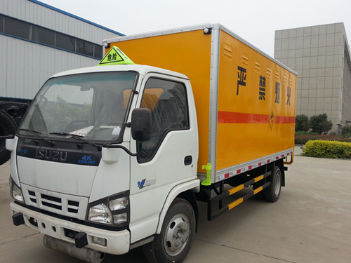 慶鈴五十鈴雷管運輸車