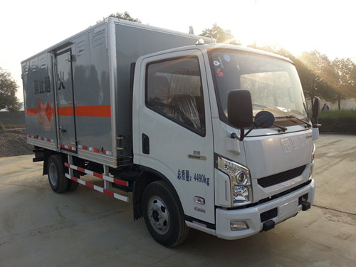 躍進3.6噸爆破器材運輸車