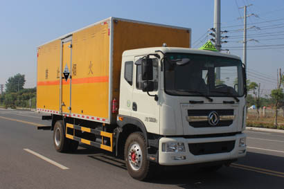 東風(fēng)多利卡10噸腐蝕性物品廂式運(yùn)輸車(chē)