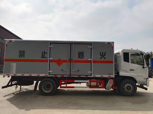 東風天錦9.99噸國六炸藥運輸車